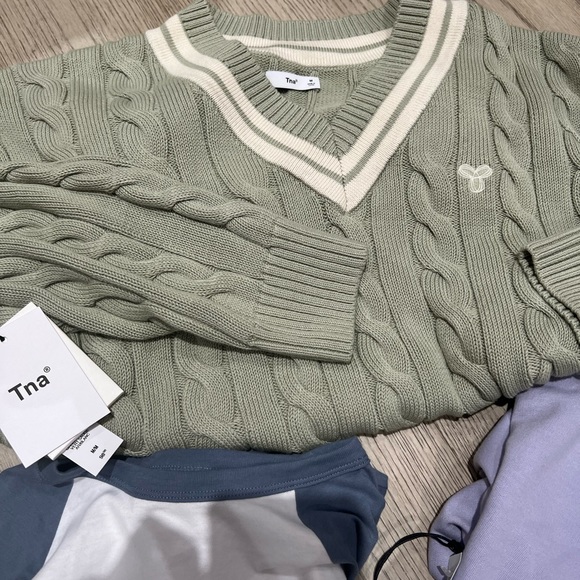 BNWT ARITZIA BUNDLE - Picture 2 of 5